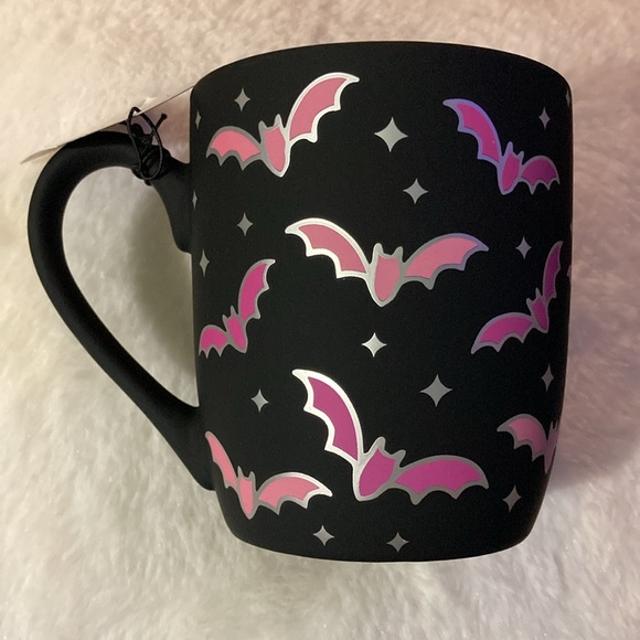 Pink bats mug - Picture 3 of 5